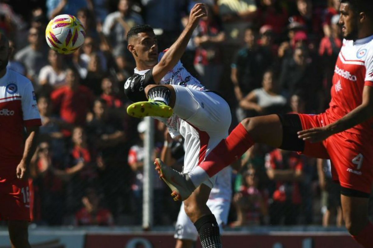 Patronato gan&oacute; en su casa ante Argentinos.