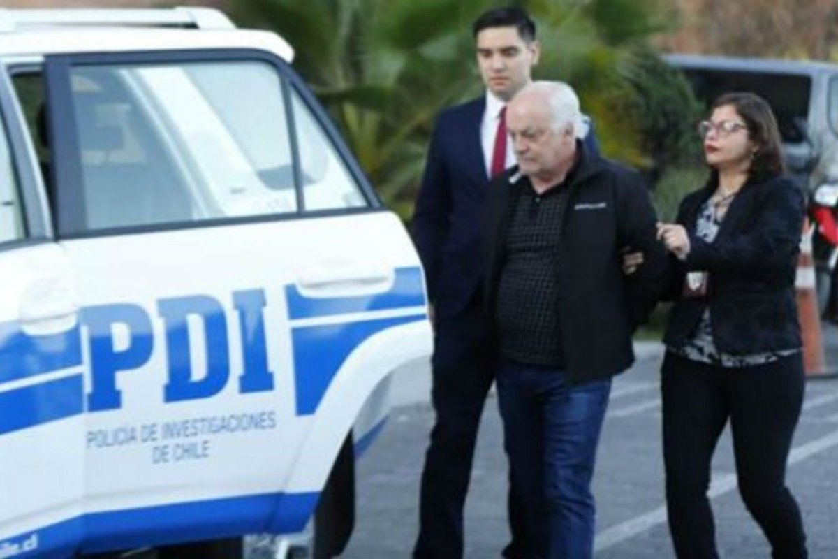 Larrosa, detenido preventivamente en Chile.