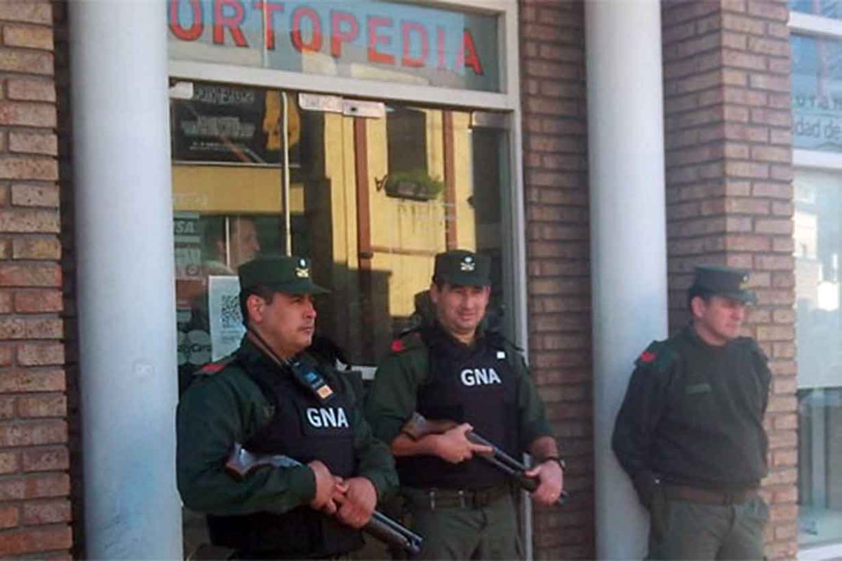 La firma fue allanada por otra causa
