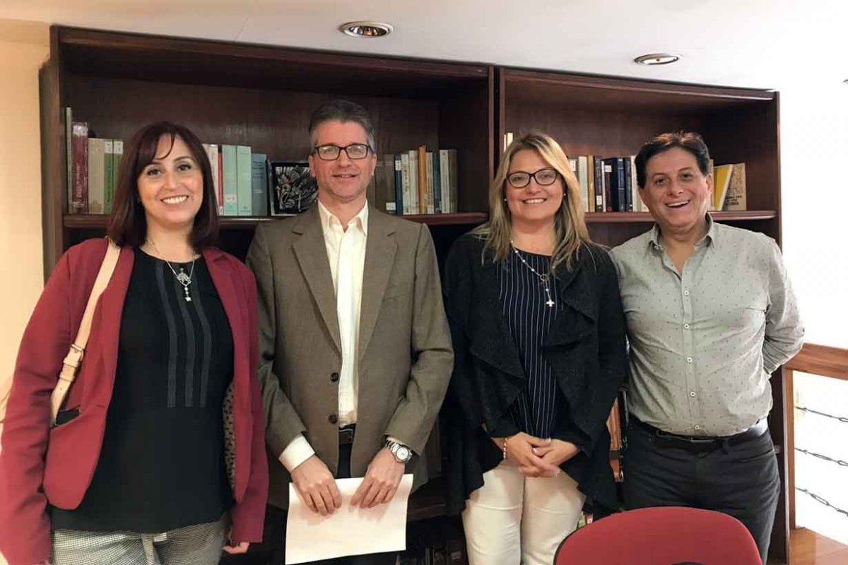 Paola Cuello (izq) en UCASAL Concordia