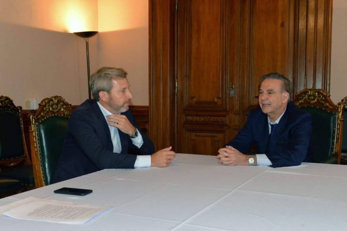 Ministro y precandidato planean gira electoral.