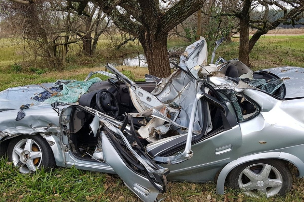 El autom&oacute;vil una vez retirado del lugar del choque