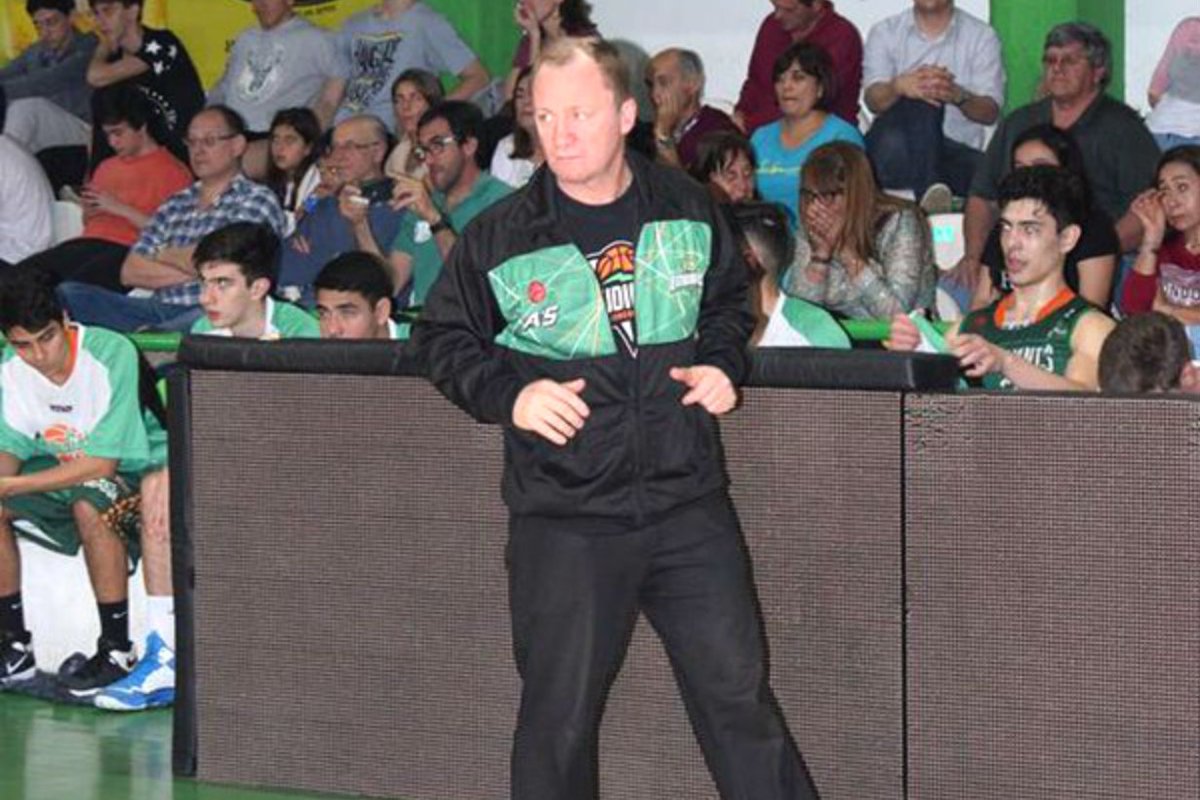 D&iacute;az V&eacute;lez, DT de las formativas del "Verde".