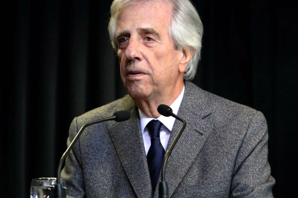 Ayer, V&aacute;zquez revel&oacute; que la afecta un tumor.