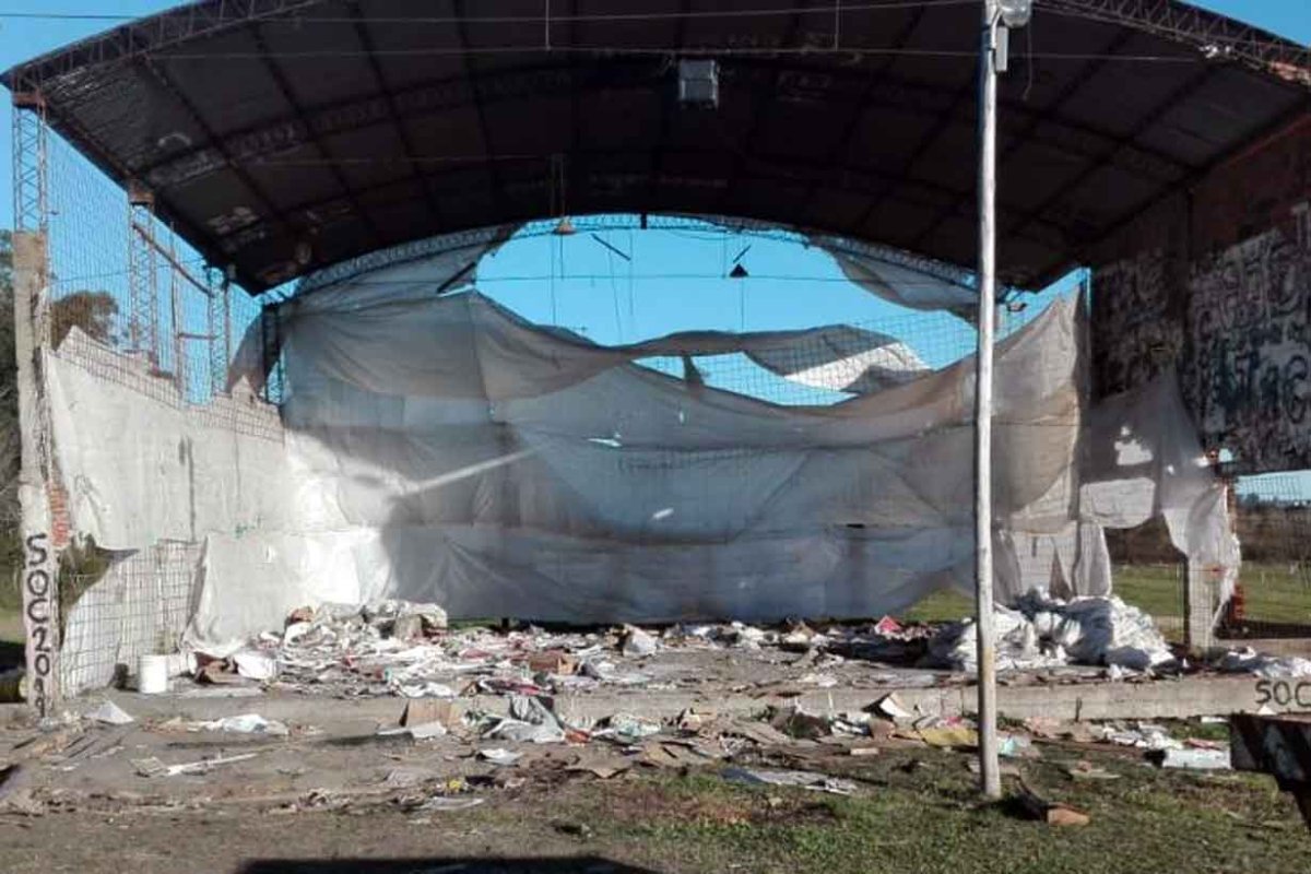 El tinglado donde armaron el mu&ntilde;eco