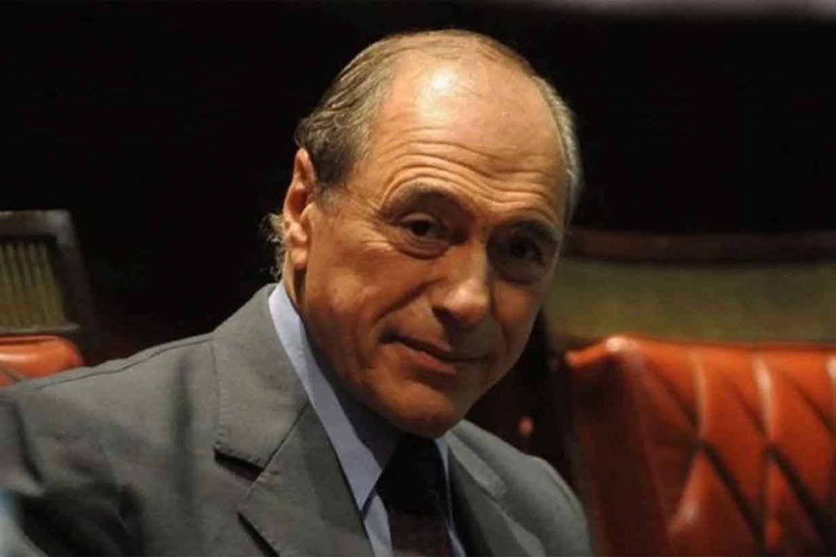 Zaffaroni es uno de los firmantes