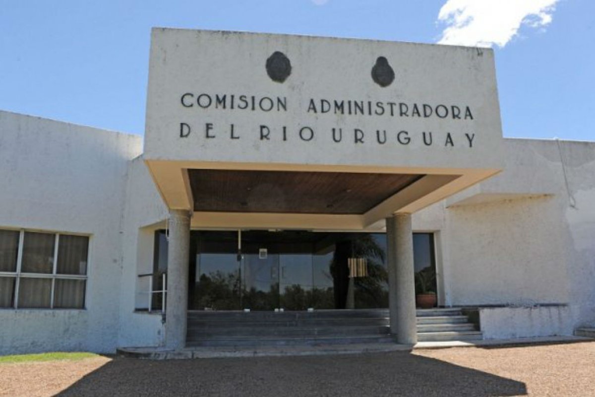 CARU tiene su sede a los pies del Puente Artigas.