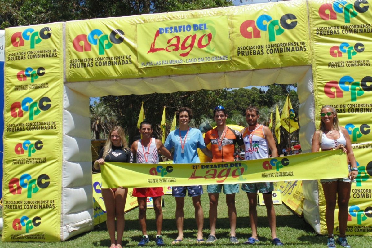 Los ganadores en postas.