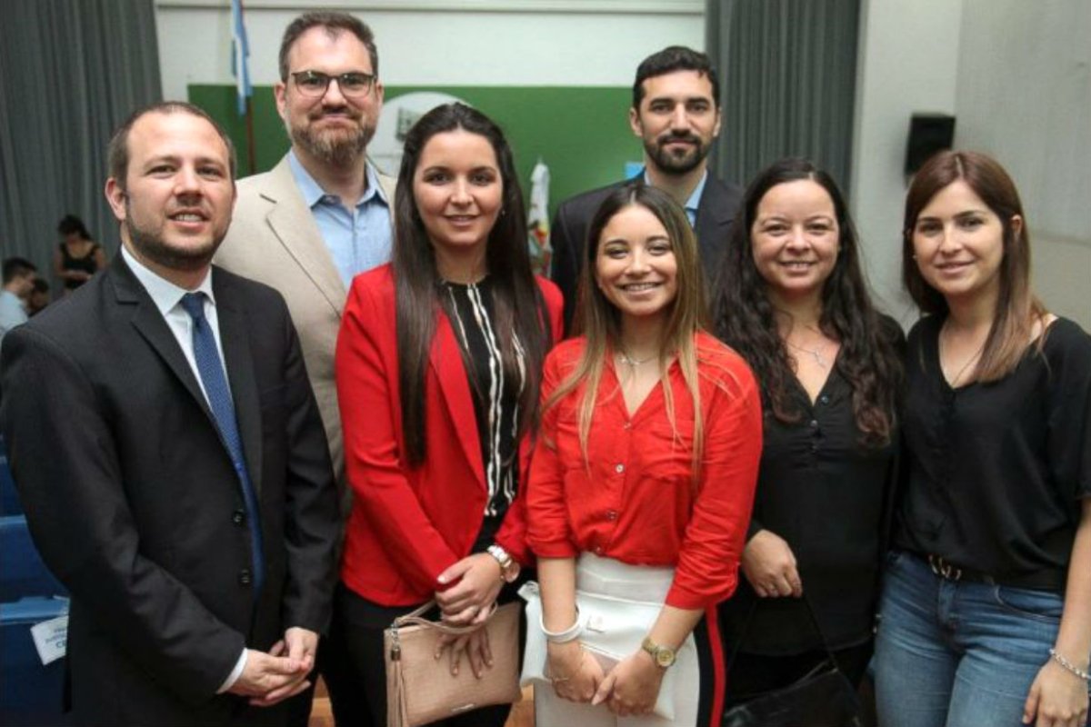 Beccar&iacute;a, de saco rojo, y Murador, de saco.