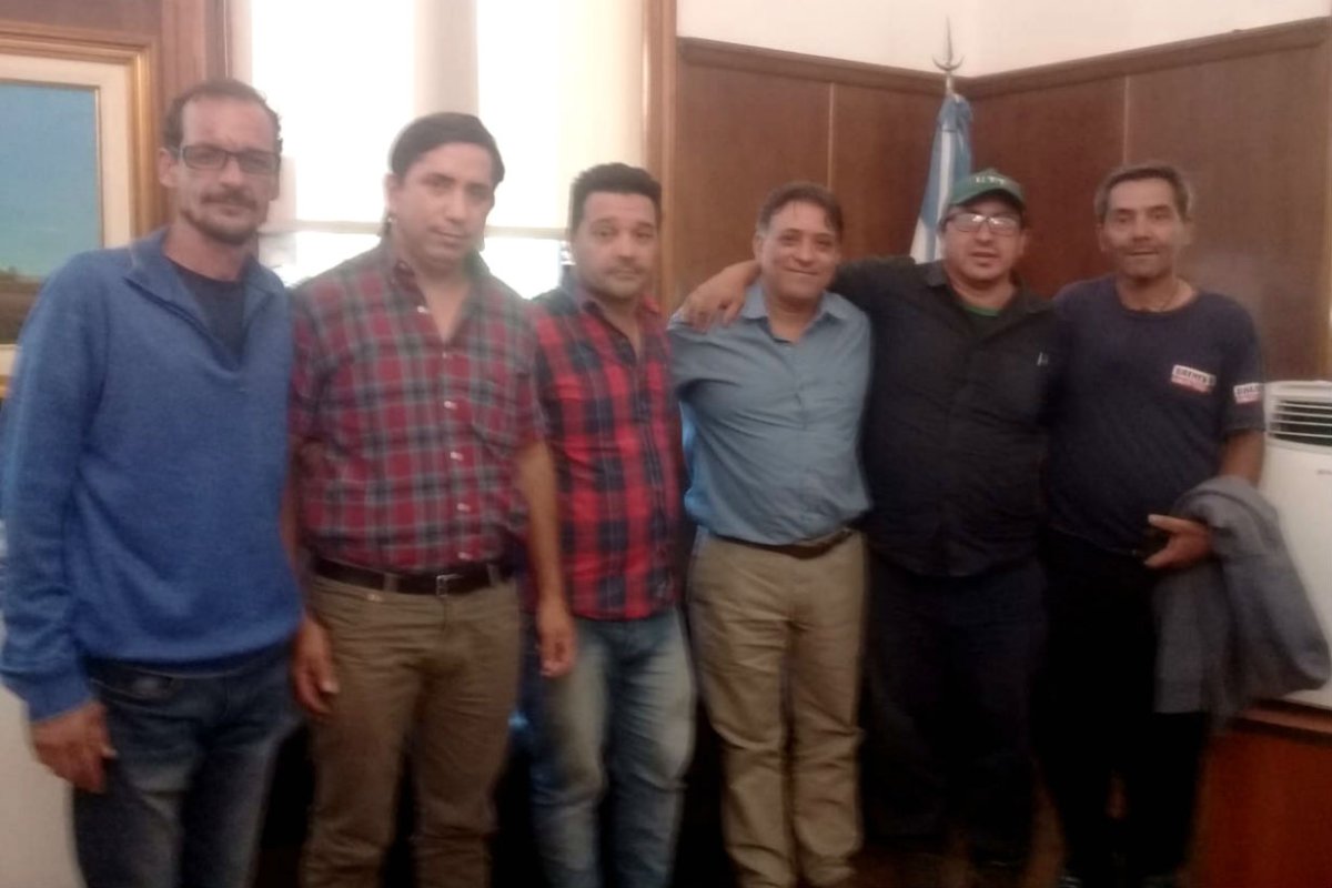 G&oacute;mez reunido con dirigentes de UTT.