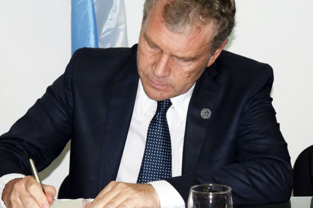 Galimberti firm&oacute; el decreto que congel&oacute; su sueldo.