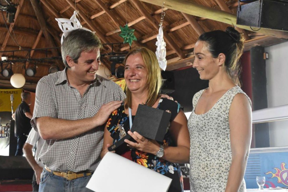 Dafne Lagrange recibi&oacute; el premio Maestro Artesano.