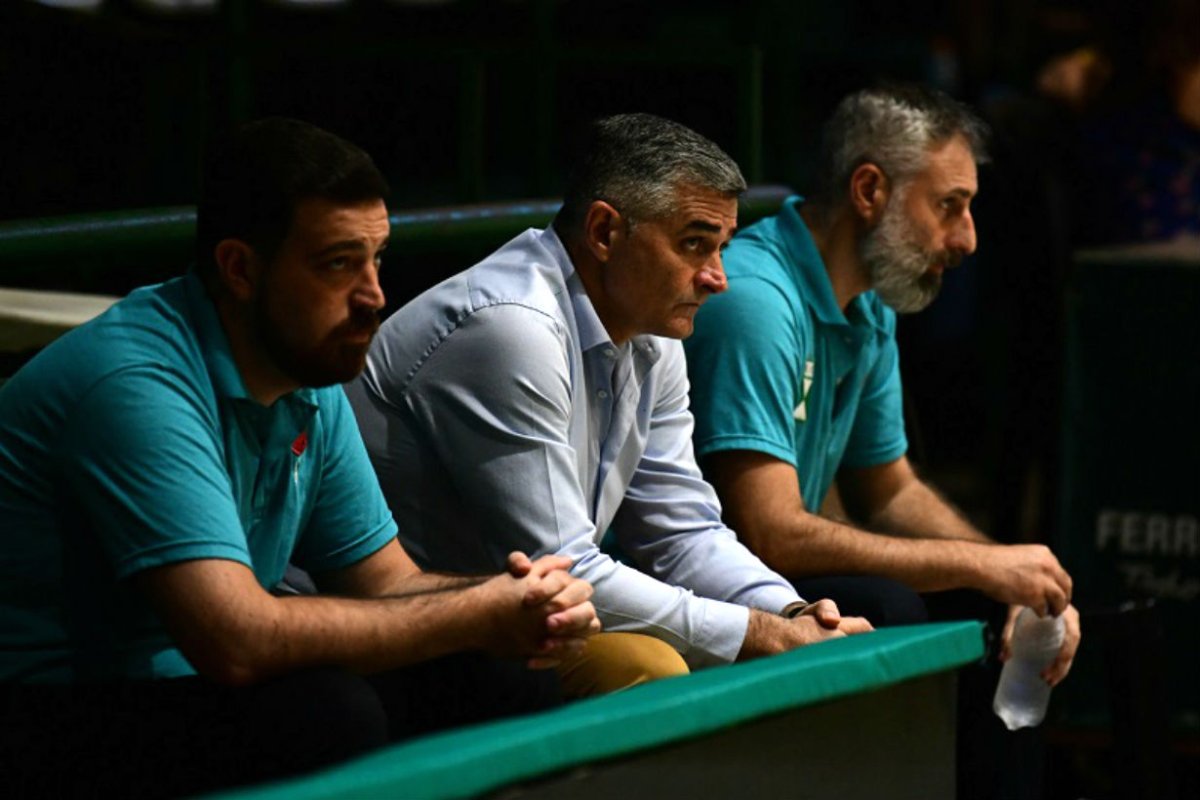 J&aacute;pez, con Conti y Epeloa, sus asistentes.