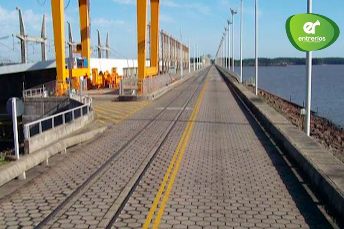 El puente que s&oacute;lo camiones pueden cruzar
