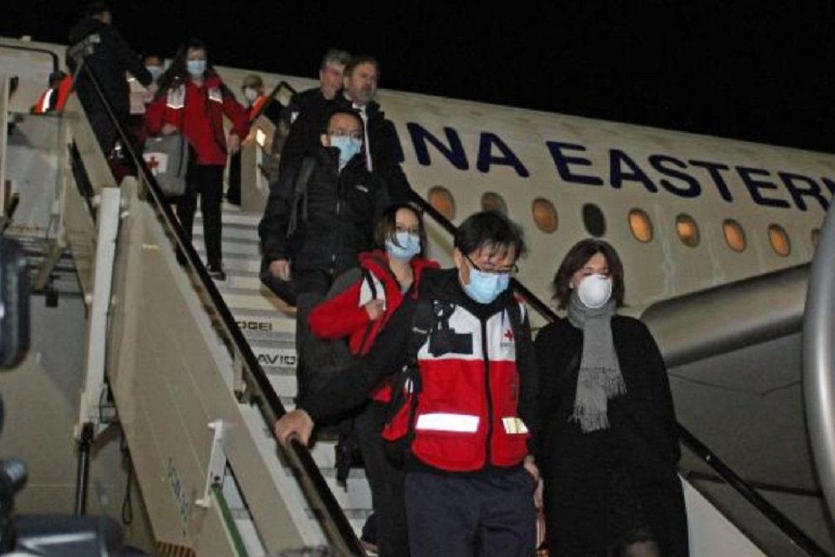 China envi&oacute; suministros y profesionales a Italia.