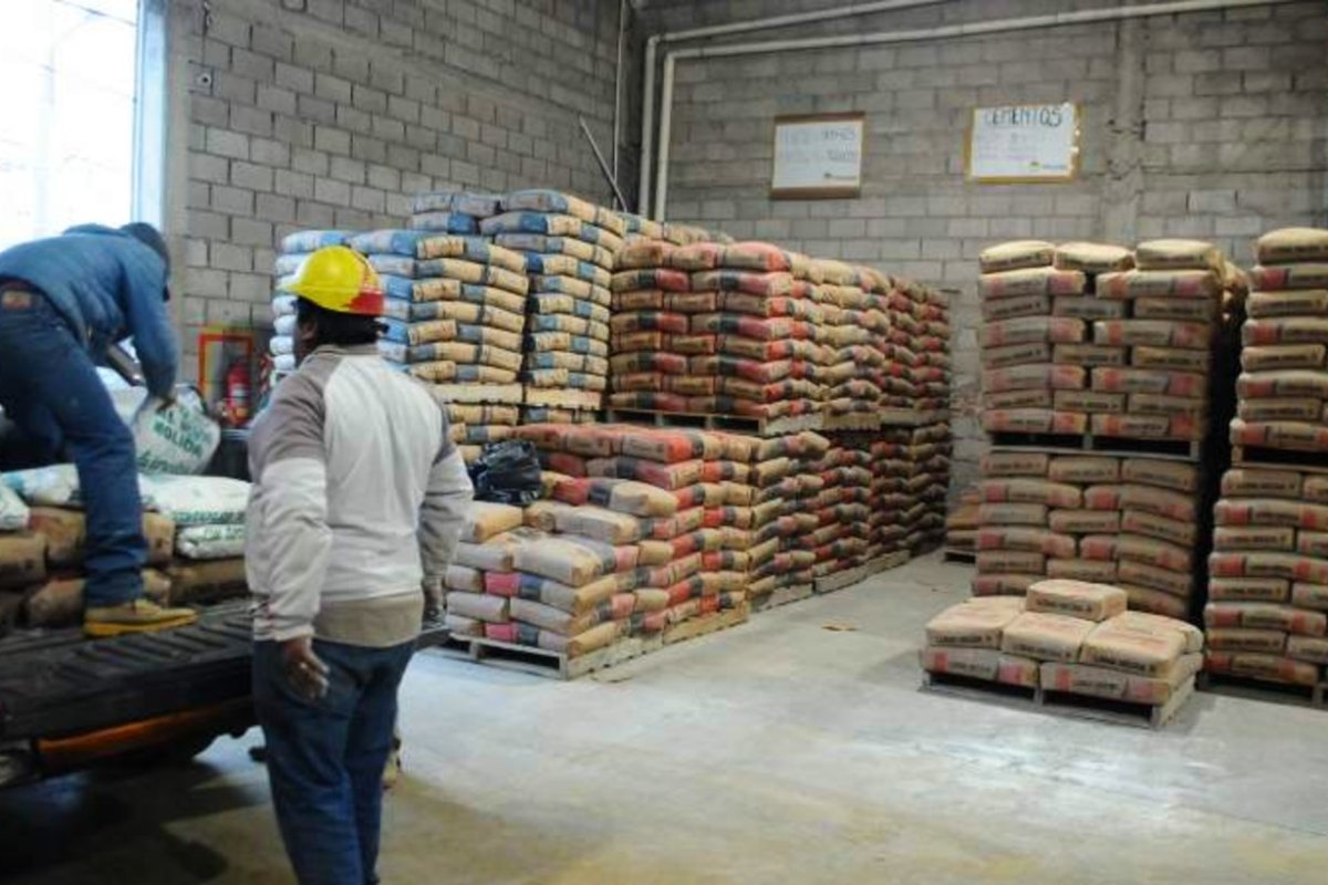 Corralones, autorizados a abrir sus puertas.