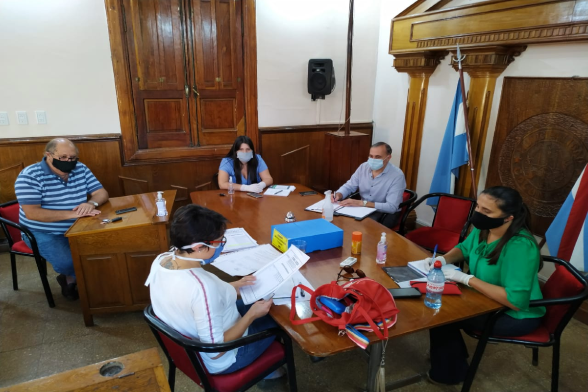 Ediles de Col&oacute;n reunidos en comisi&oacute;n.