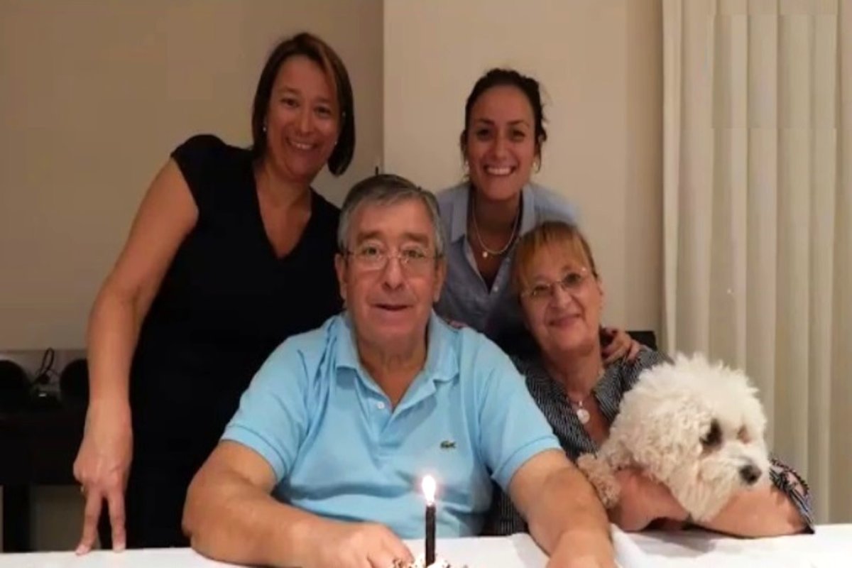 As&iacute;, en familia, celebraba uno de sus cumplea&ntilde;os.