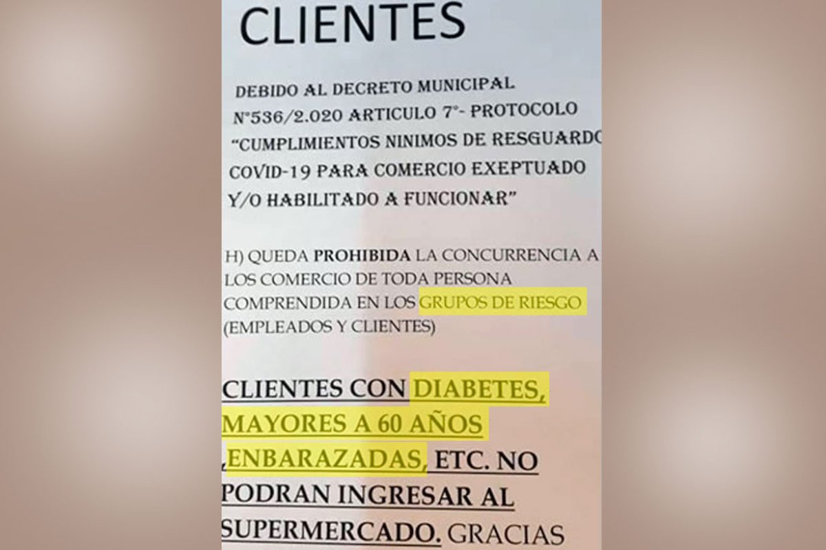 El cartel en la puerta de un comercio