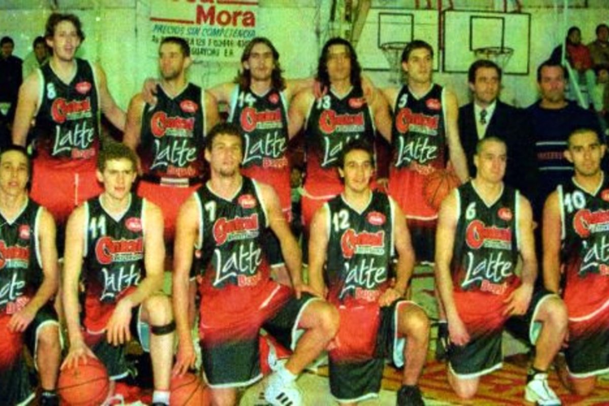 Los campeones del TNA en la temporada 2002/2003.