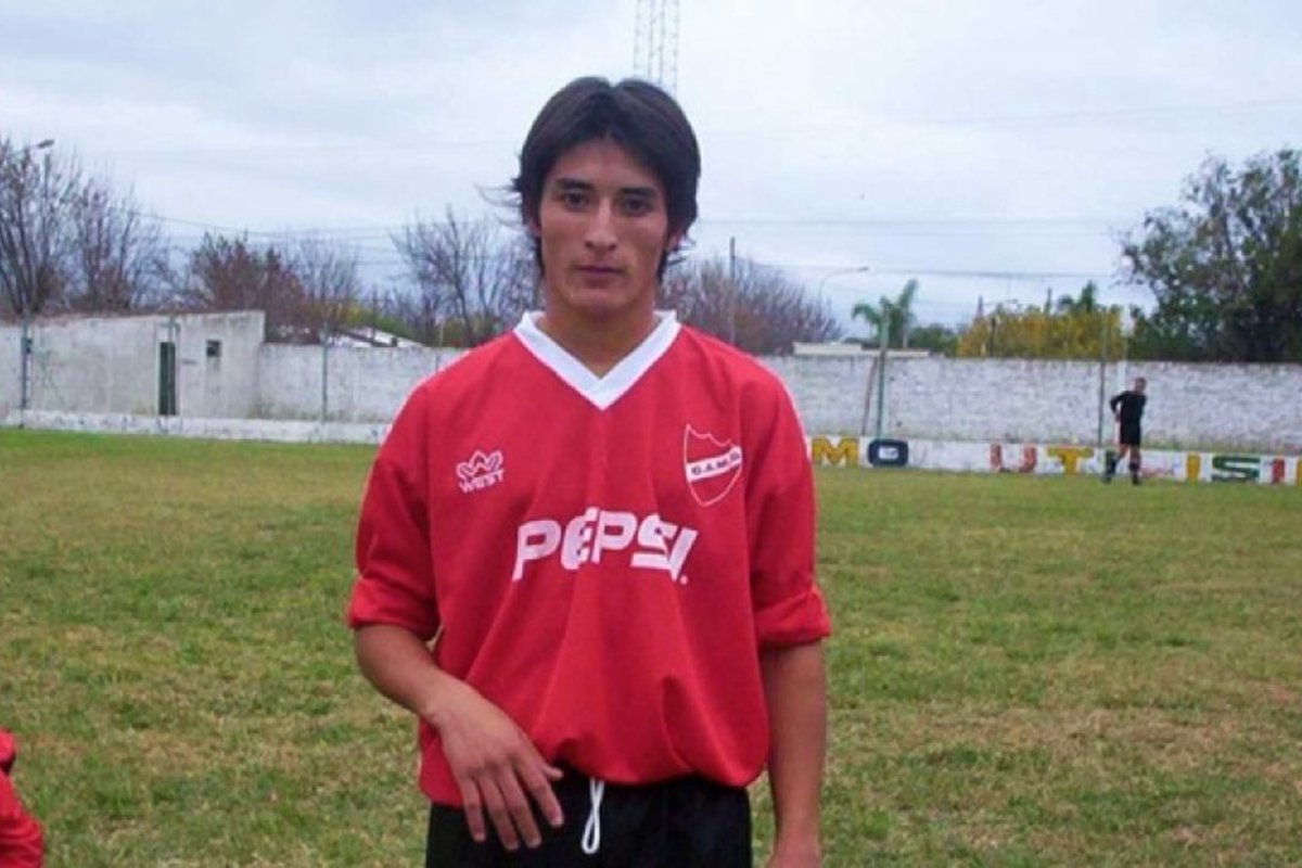 Casco en tiempos de Atl&eacute;tico Mar&iacute;a Grande.