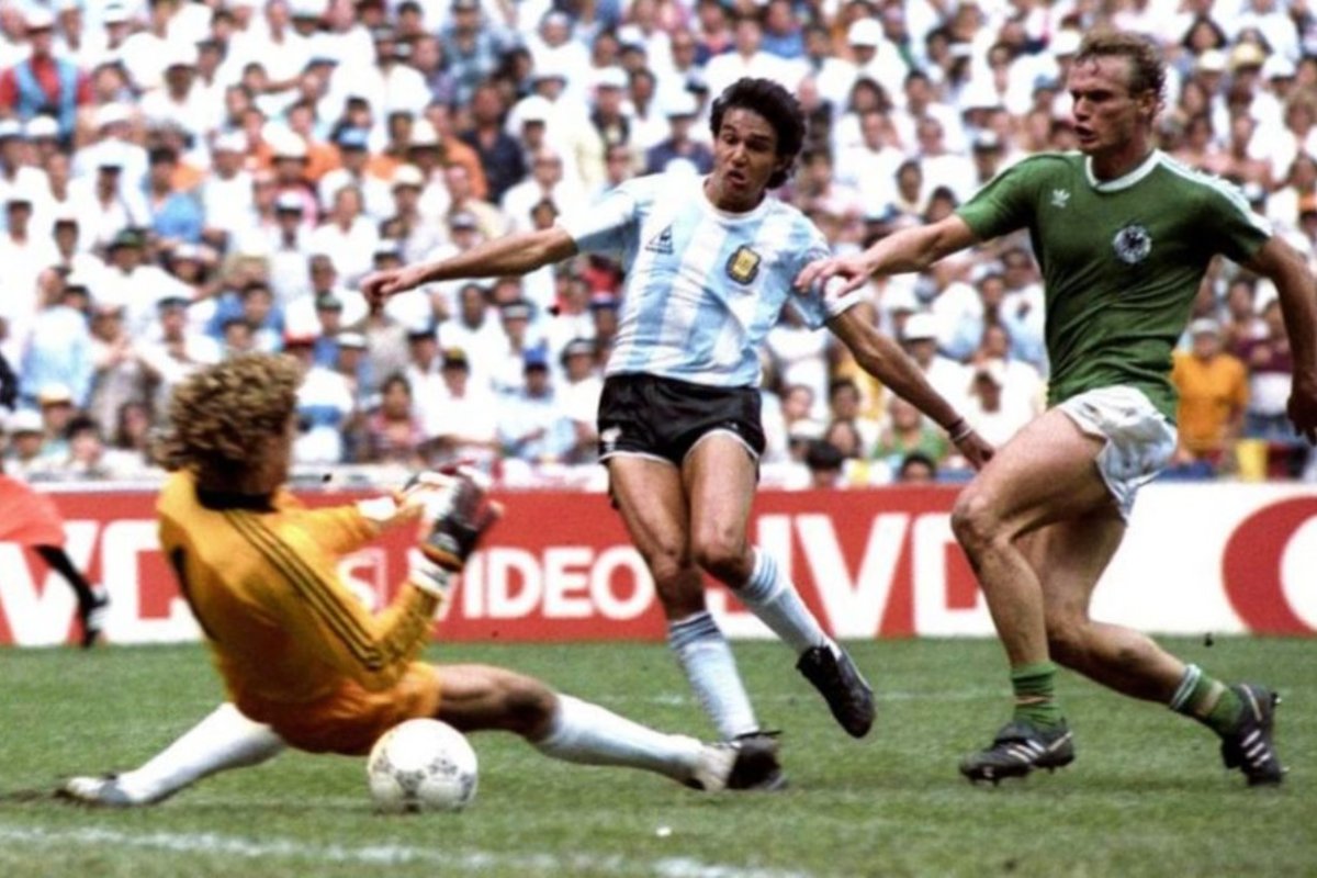 Aquel gol del gualeyo Burruchaga para el 3 a 2.