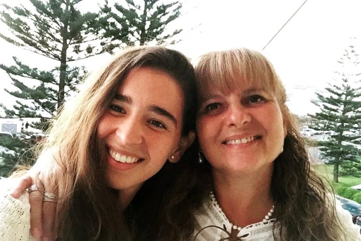 Agustina con su t&iacute;a.