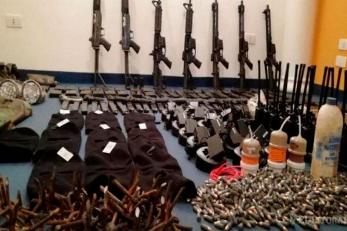 Contrabando de armas del Comandado Vermelho