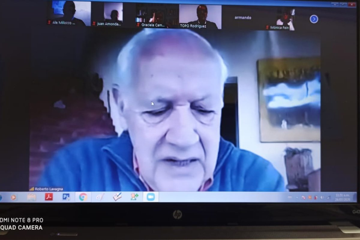 Lavagna, en la reuni&oacute;n de su fuerza pol&iacute;tica.