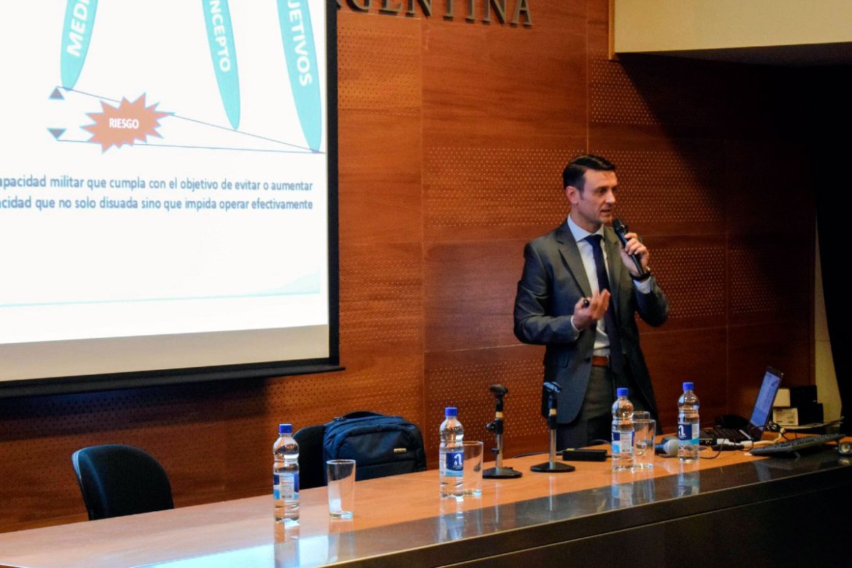 Magister Gustavo Basgall