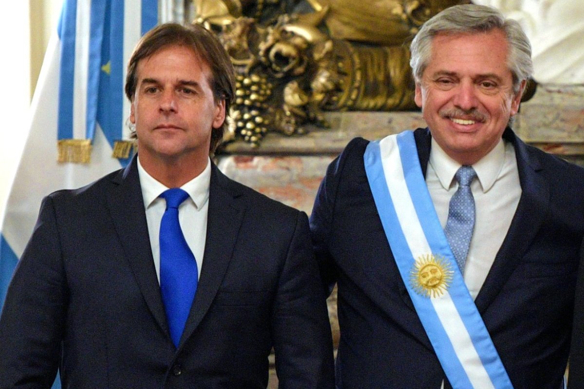Luis Lacalle Pou y Alberto Fern&aacute;ndez.