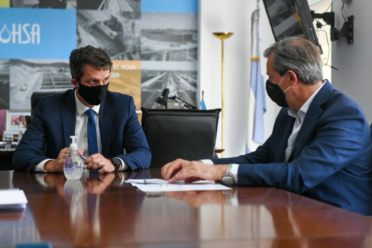 La &uacute;ltima: Cresto recibi&oacute; a Bahl en el ENOHSA.