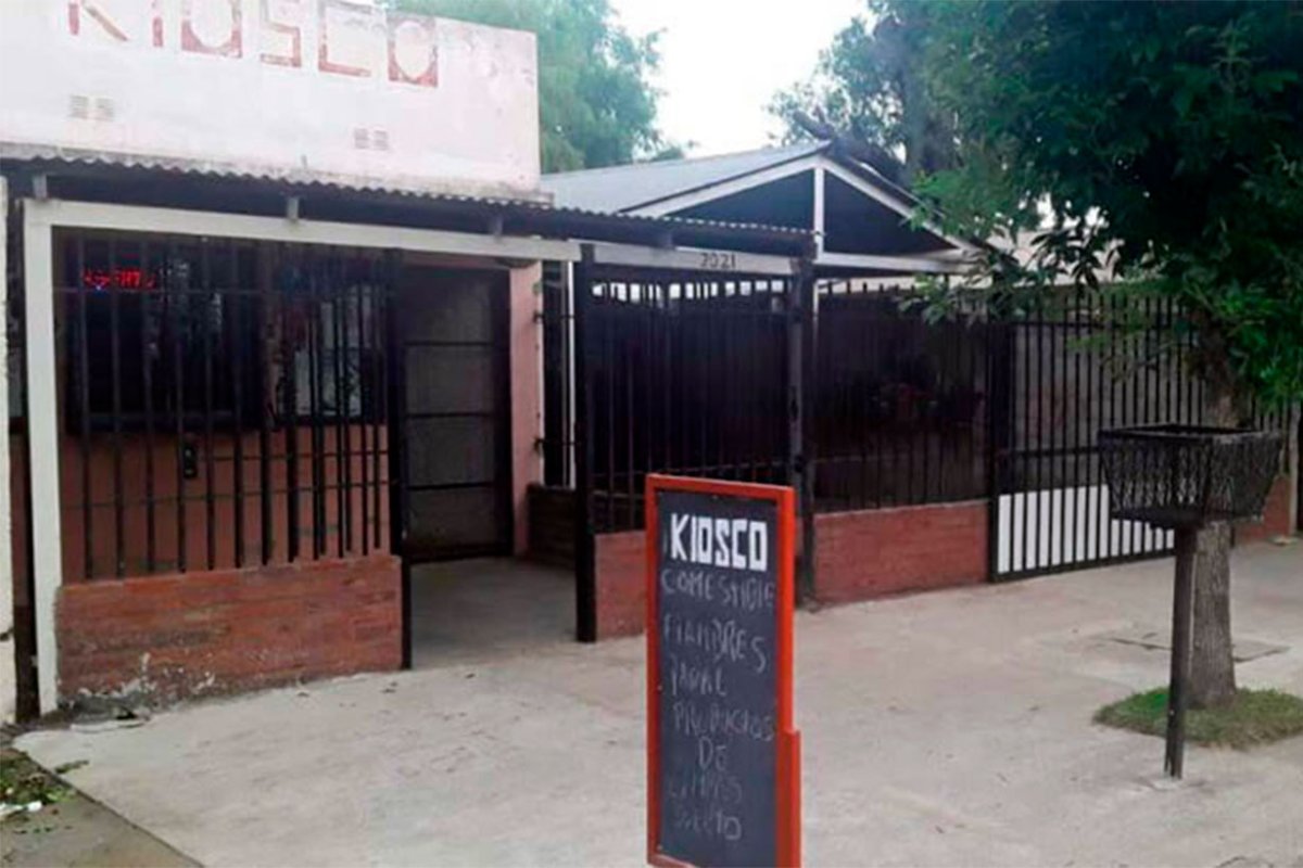 El kiosco donde ocurri&oacute; el violento asalto