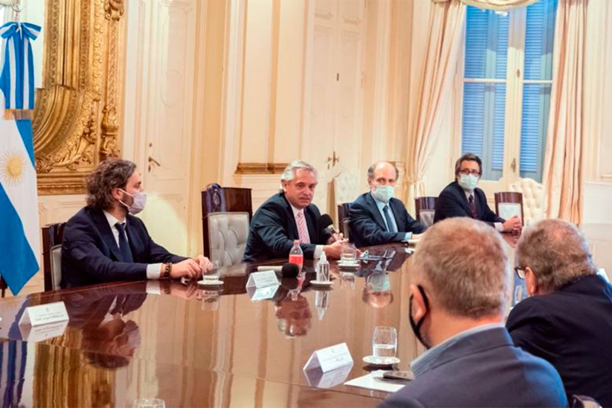 El presidente con los banqueros