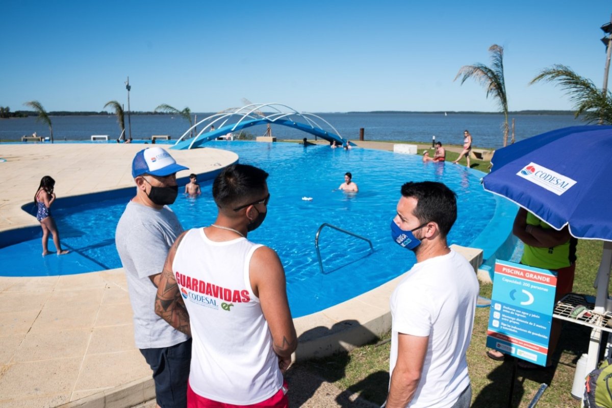 Rodr&iacute;guez y &Aacute;lvarez, en Termas de Punta Viracho.