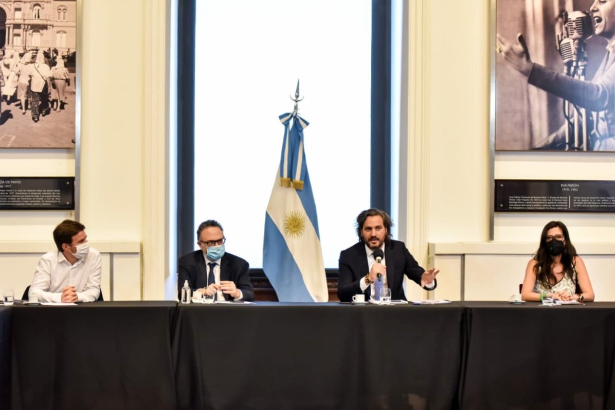 Cafiero, ayer en el sal&oacute;n de las mujeres.