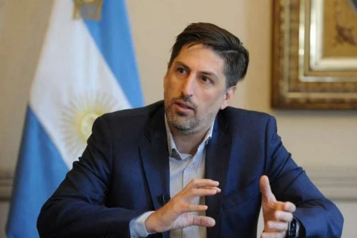 Nicol&aacute;s Trotta, ministro de educaci&oacute;n
