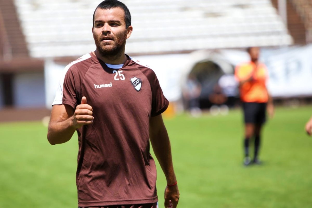Suma 2 ascensos con el club de Vicente L&oacute;pez.