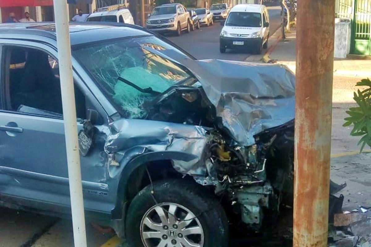 As&iacute; qued&oacute; una de las camionetas del accidente.