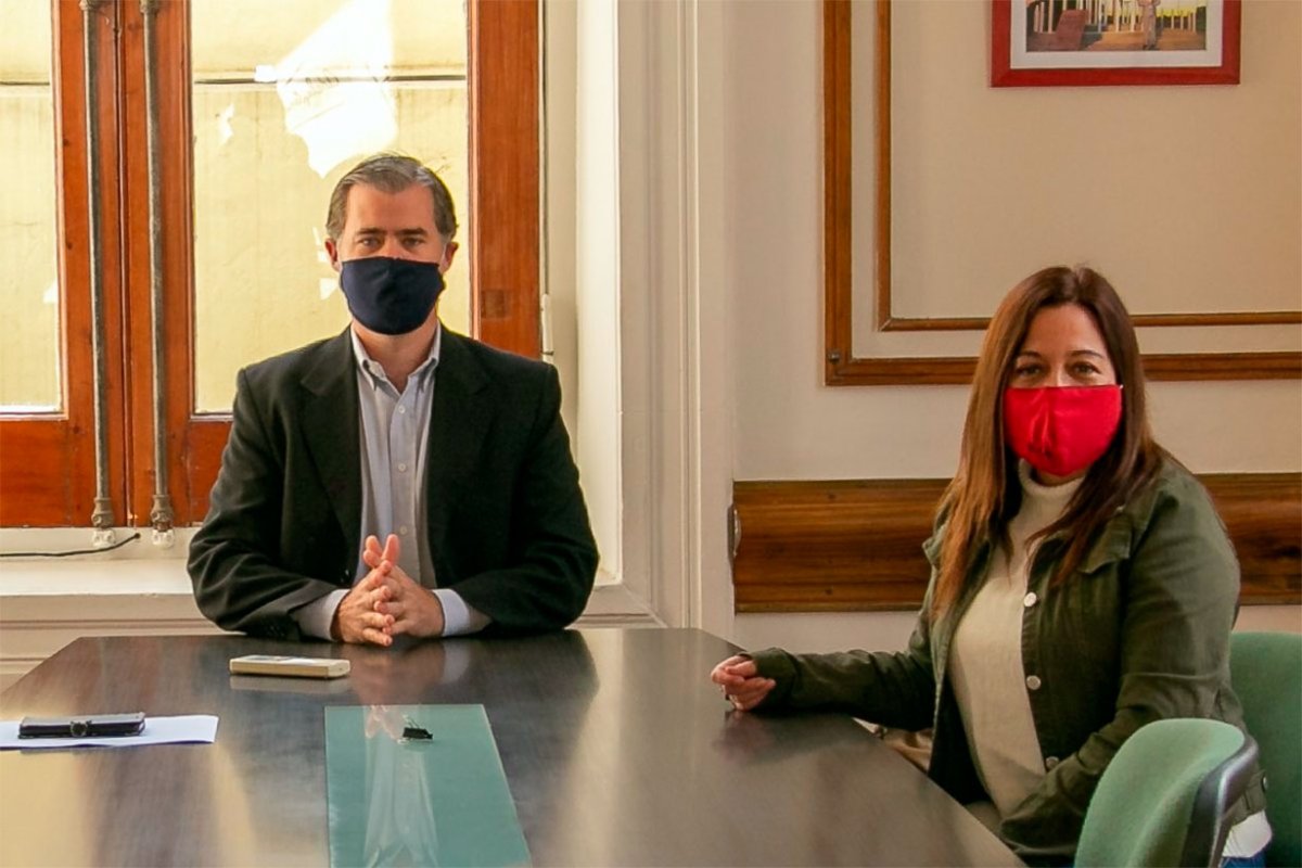La diputada Farf&aacute;n con Piaggio