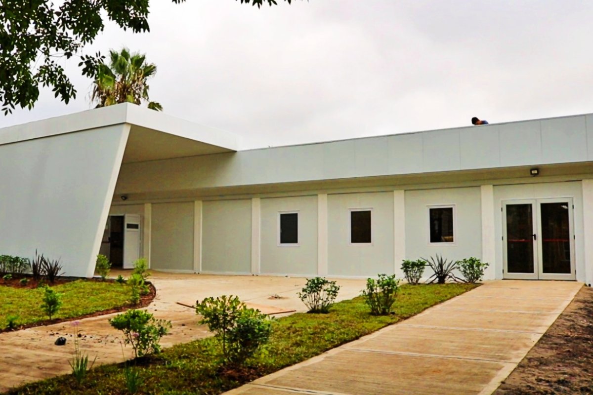 El presidente inaugur&oacute; el hospital el 11/02.