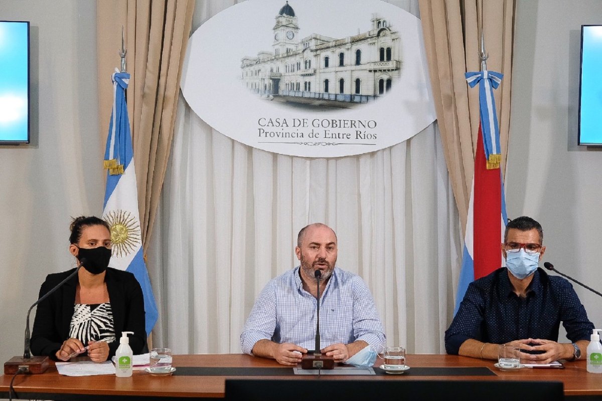 Escand&oacute;n, Bachetti y Sartore.