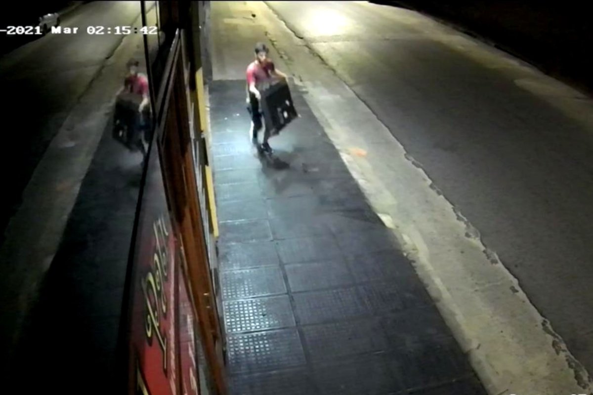 Fue captado huyendo por calle Urquiza