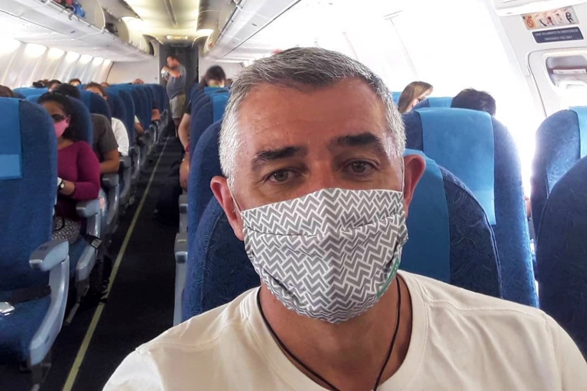J&aacute;pez, coach asistente en Caxias do Sul.