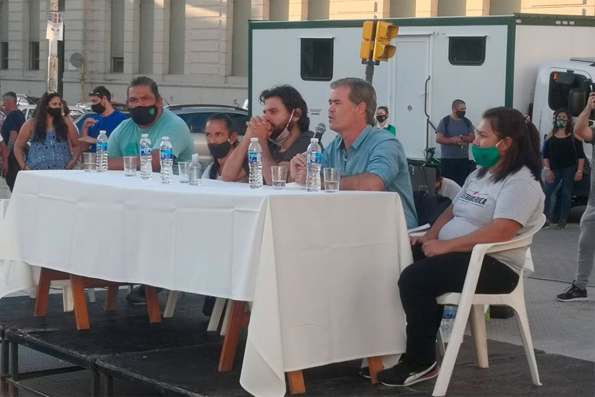 Grabois, junto a Piaggio