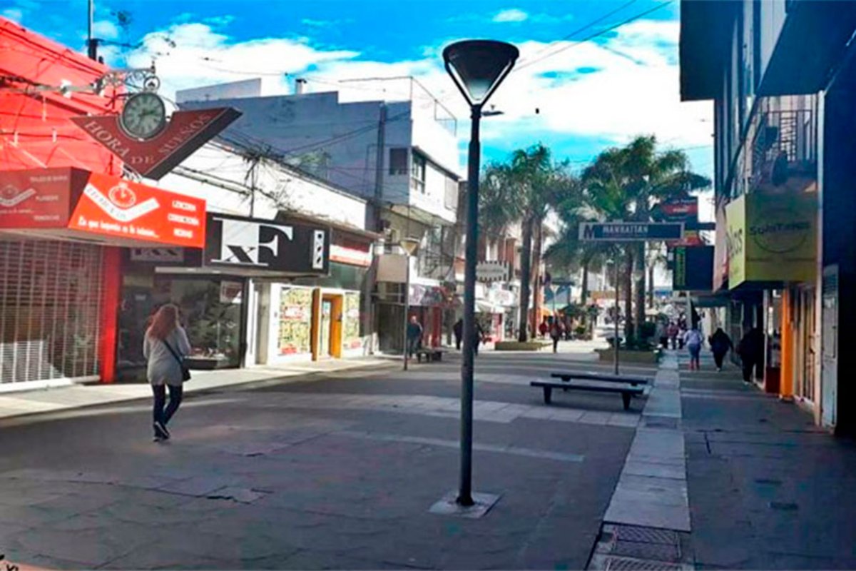 Nadie saca el dinero de "debajo de una maceta"