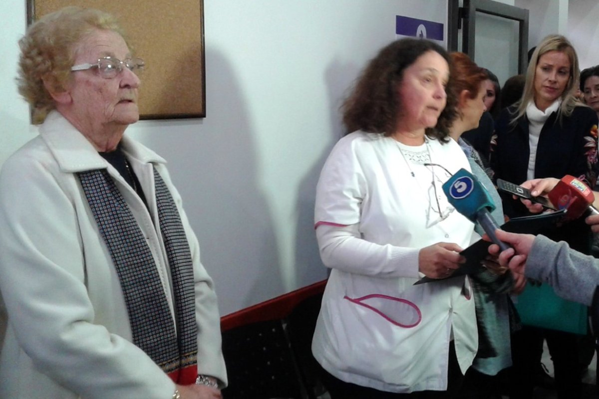 A un lado, Deymonnaz. Al otro, Ingold y Lugr&iacute;n.