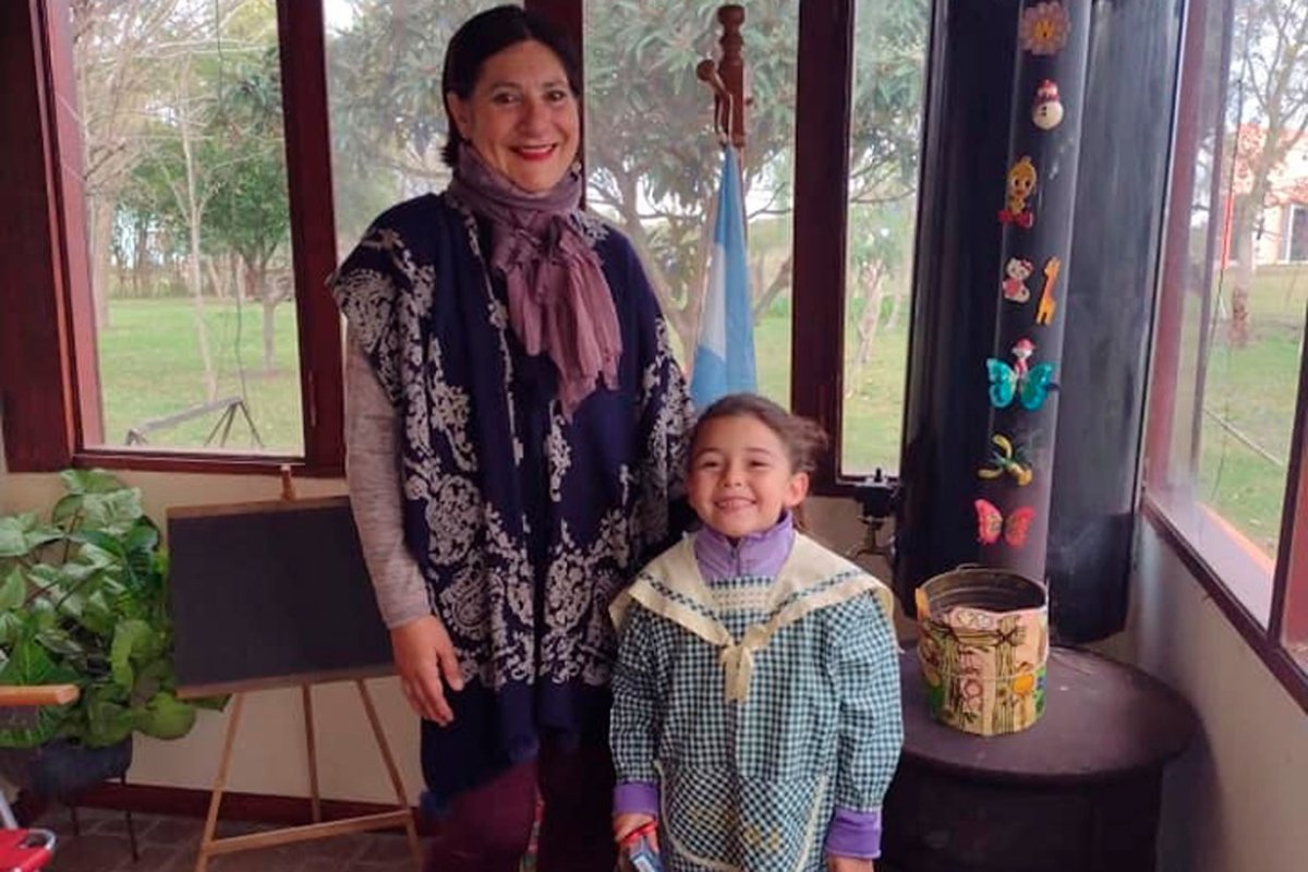 Cristine e Hil&eacute;n, su alumna-nieta