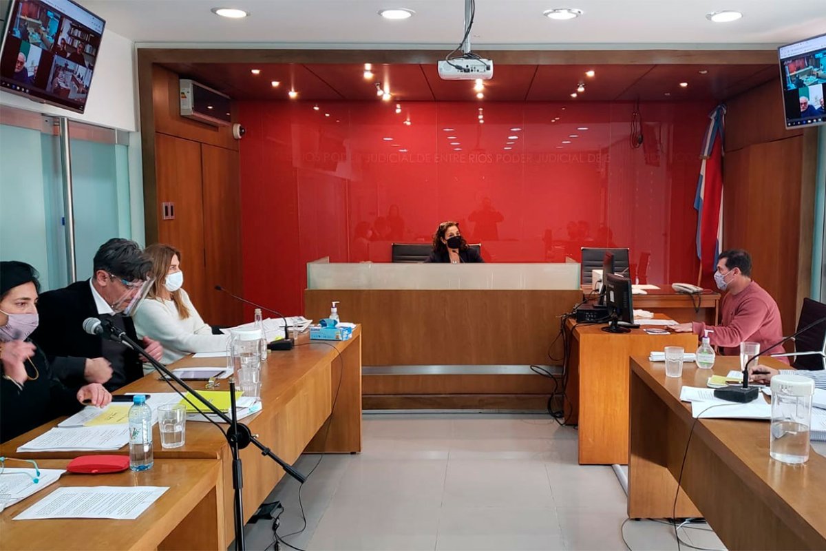 Audiencia de la Causa Contratos