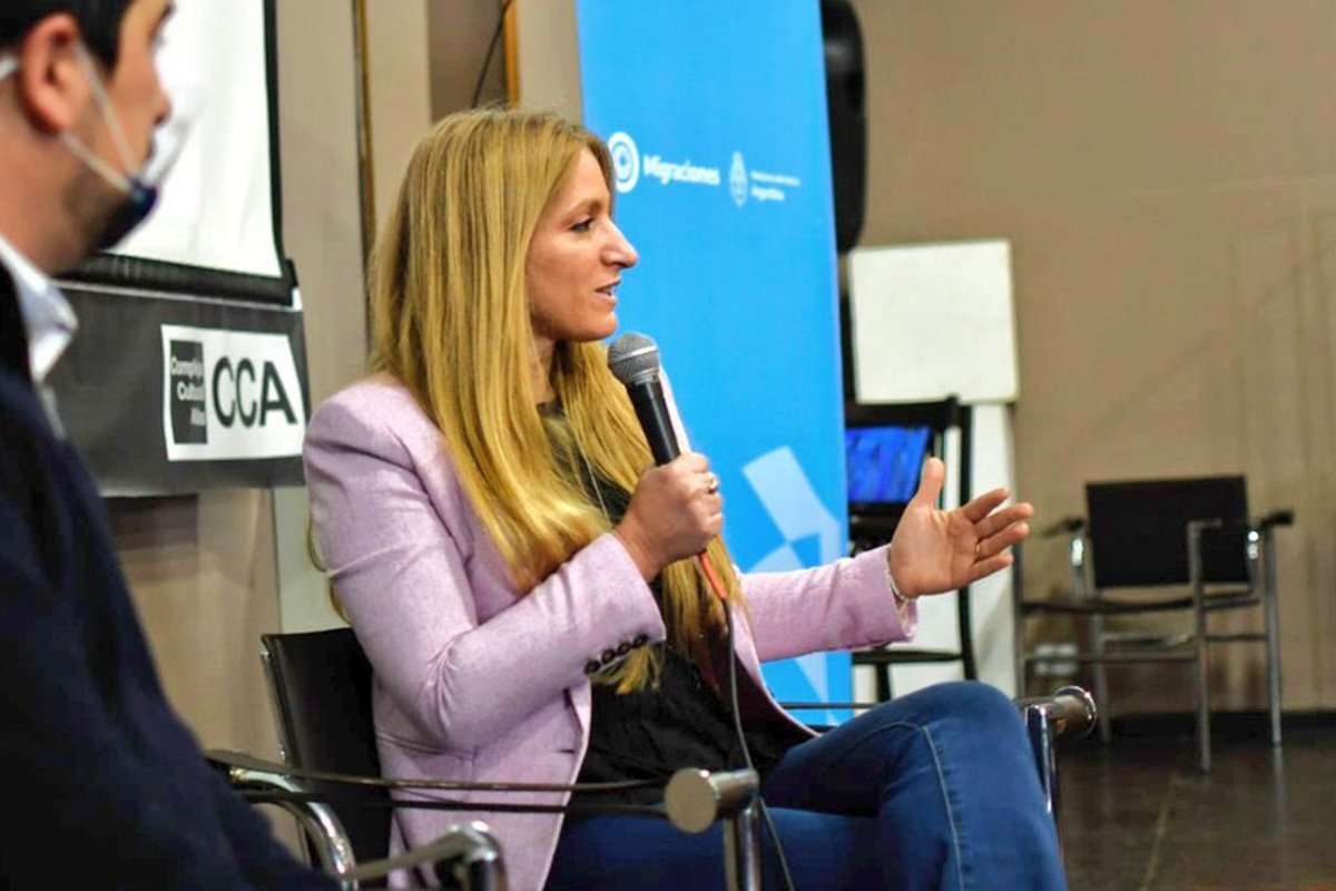 Carignano, directora nacional de Migraciones.
